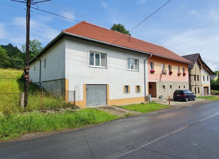 ✅ SLOVREAL Predaj rodinného domu kúsok od mesta Kremnica - Kopernica - Rodinný dom pri ceste so záhradou a okolitou prírodou, Slovenské reality.