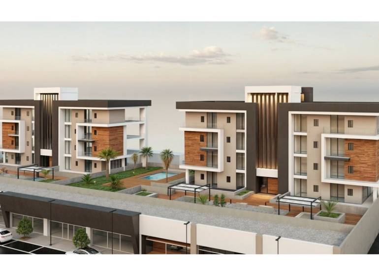 LOS ALCÁZARES -rekreačné apartmány s turistickou licenciou na prenájom - Exteriér rekreačných apartmánov v Los Alcázares so zelenými plochami a bazénom.