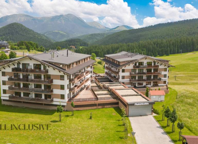 PRIESTRANNÝ 3 IZBOVÝ BYT S TERASOU | DONOVALY  - Apartmány na ulici Panorama v Donovaloch obklopené lesmi a lúkami, ideálne na oddych.