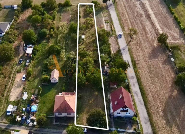 POZEMKY - ZÁHRADY OD 12.780€ | BLESOVCE  - Pozemky - bývanie v Blesovciach na ulici blesovce, lemované rodinnými domami a zeleňou.
