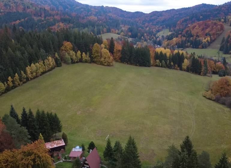 Investičný pozemok s panoramatickým výhľadom Čertov 9.100 m2 - Investičný pozemok na Rekreačných pozemkoch v Čertove, Lazy pod Makytou obklopený lesmi.