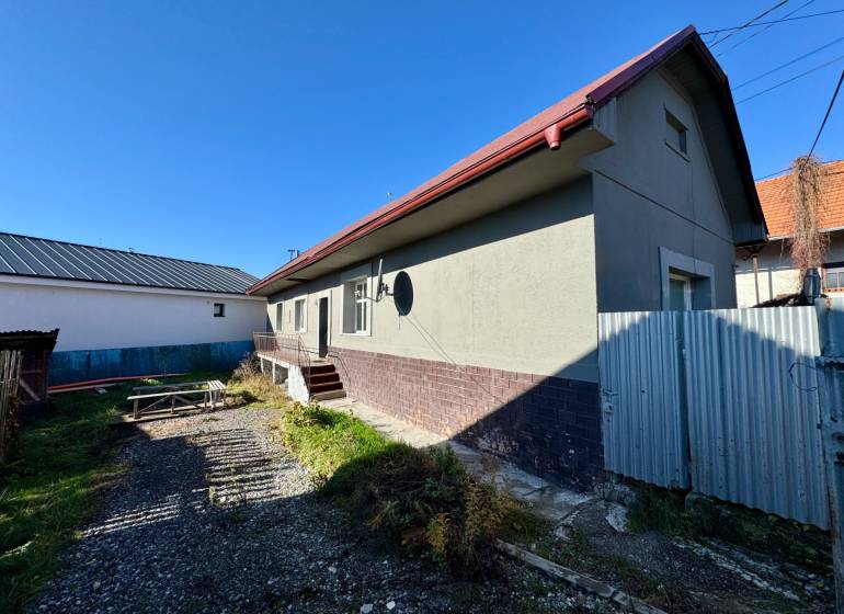 Na predaj 3i rodinný dom – Družstevná pri Hornáde, Košice - okolie - Rodinný dom na Varoveckej v Družstevnej pri Hornáde s dvorom a drobnou stavbou.