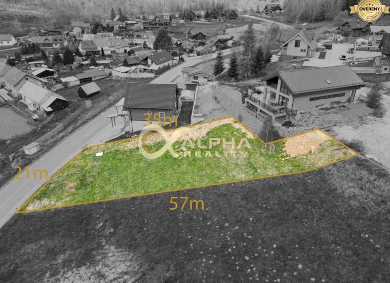 Stavebný pozemok lokalita Slnečná úboč, Levočská Dolina, okres Levoča - Pozemky na bývanie v Levoči, vyznačená parcela obklopená zástavbou a prírodou.