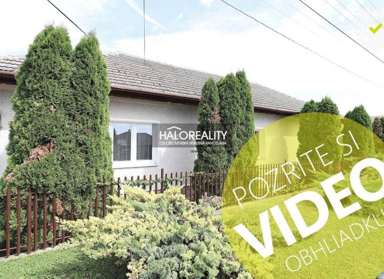 Predaj, rodinný dom Veľký Kýr, šesťizbový s garážou ... - Rodinný dom vo Veľkom Kýre s udržiavanou záhradou, zelenými tujami a plotom.