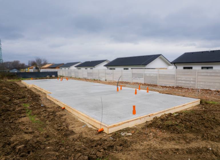 Moderná novostavba 4-izbového domu – Sokolovce  - Základy pre rodinný dom v Sokolovciach, pripravené pre ďalšiu výstavbu.