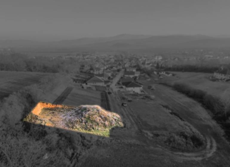 Stavebný pozemok na výstavbu RD, 652m2, Melčice-Lieskové - Pozemky - bývanie v Melčiciach-Lieskovom: stavebný pozemok obklopený vidieckou krajinou.