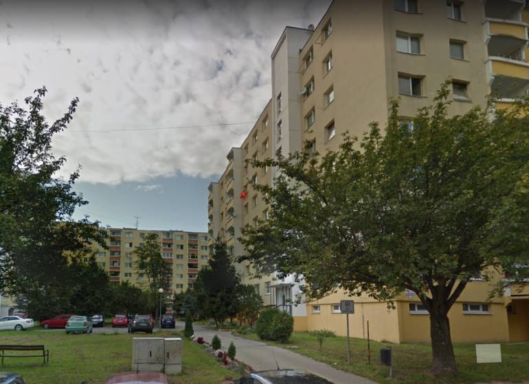 HĽADÁME: 2 izbový byt, časť Západ - Zvolen - Panelový dom v časti Západ-Zvolen, ponuka na kúpu 1-izbového bytu.