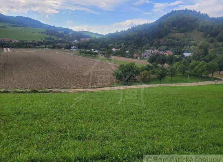 Stavebný pozemok pod lesom s pekným výhľadom na Lúky a Lazy pod Makyto - Lúky Záhrady predaj reality Púchov