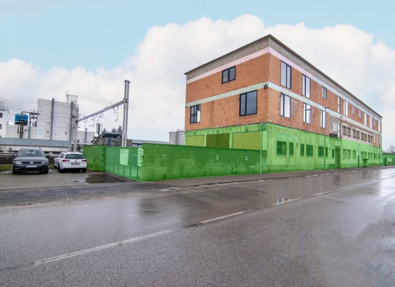 Prenájom haly / obchodno-skladových priestorov – Šenkvice, Nádražná ul - Budova na ulici Nádražná v Šenkviciach, slúžiaca ako sklady a haly.