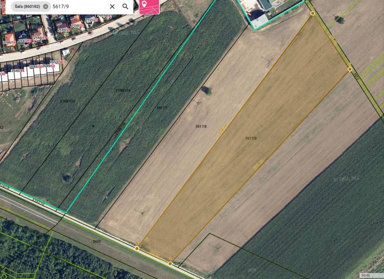 Predám investičný pozemok v Šali -  vhodné na IBV - Letecký pohľad na pole pri výstavbe domov na ulici Fraňa Kráľa.