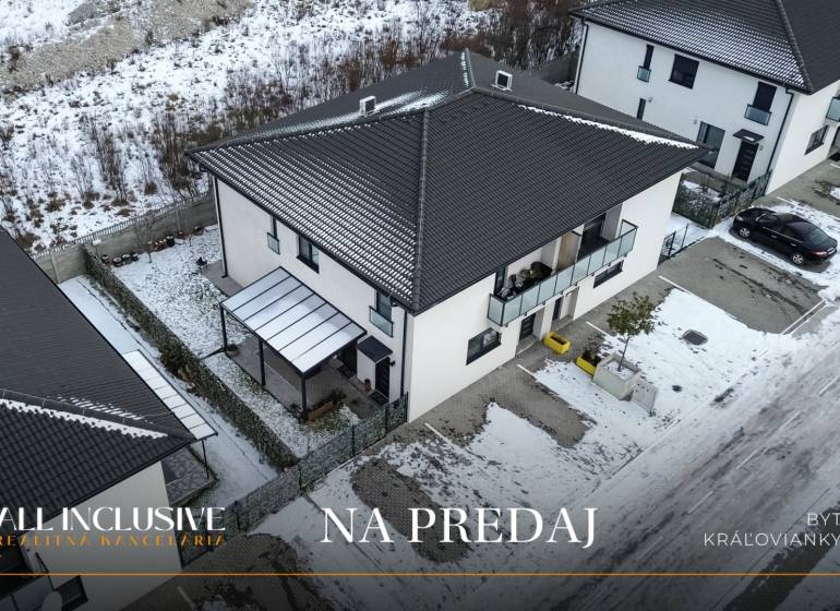 Rezervované 3-izbový byt so záhradou, Šamorín - 3-izbový byt na predaj v Šamoríne na ulici Kráľovianky so zasneženou prístupovou cestou.