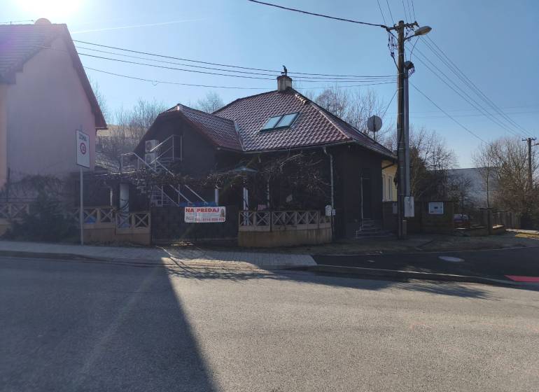 Na predaj rodinný dom Sásová - Banská Bystrica BBMS-7 - Rodinný dom na Rudlovskej ceste v Banskej Bystrici s tabuľou 