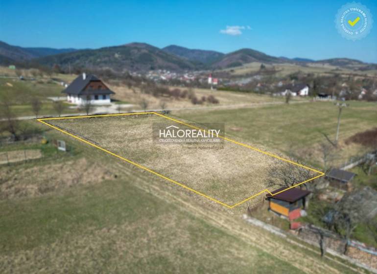 Predaj, krásny pozemok pre rodinný dom 1068 m2 Papra... - Pozemky na bývanie v Papradne obklopené malebnou krajinou a kopcami.