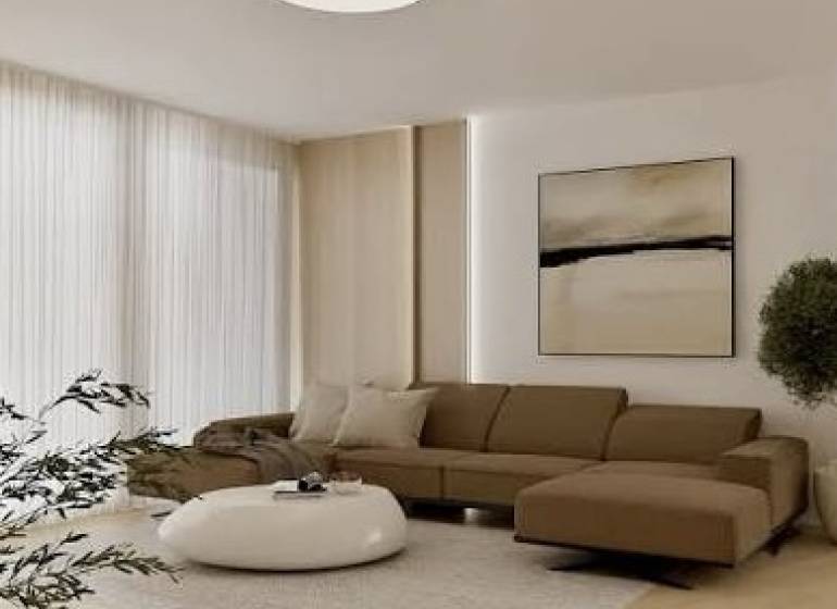 Na predaj: CENTRUM 3 izb.byt + BALKON + KLIMA + PIVNICA - Obývacia izba s podlahou s dreveným dekorom a pohodlnou sedačkou v 3-izbovom byte.