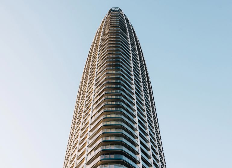 EUROVEA CITY - Výstavba bytov v Bratislave - Ružinove na Pribinovej ulici, moderná architektúra.