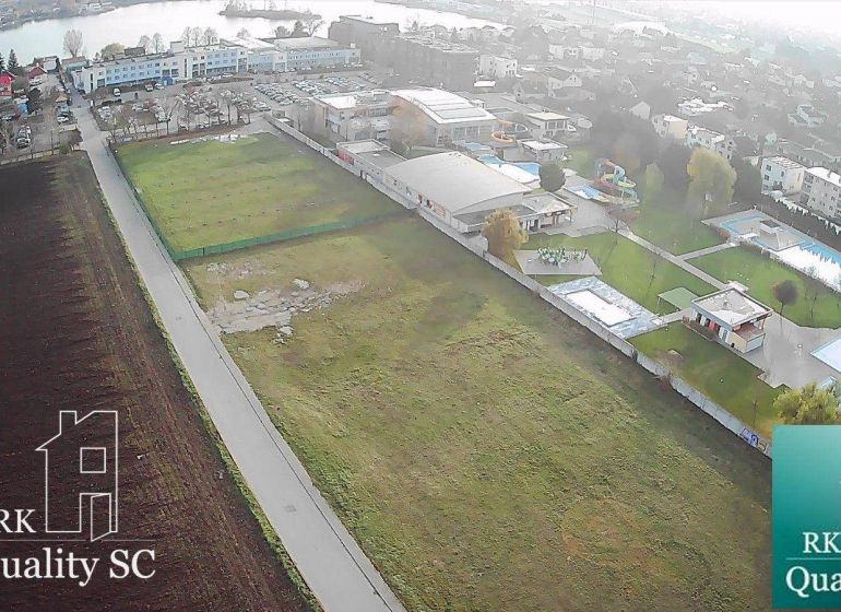 SENEC - NA PREDAJ stavebný pozemok pre šport a rekreáciu aj pre develo - Letecký pohľad na pozemky na bývanie pri Slnečných jazerách SEVER v Senci.