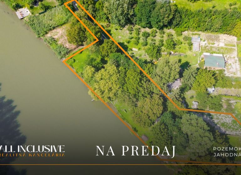 NA PREDAJ PRIESTRANNÝ POZEMOK V JAHODNEJ | MALÝ DUNAJ - Pozemky - bývanie v Jahodnej pri rieke, obklopené zeleňou a záhradami.