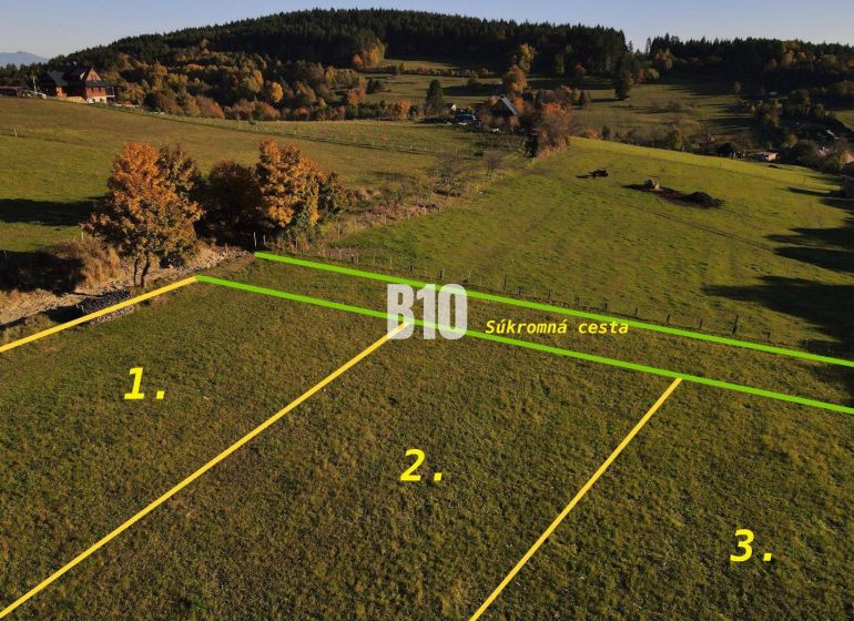 Slnečný pozemok s krásnym výhľadom, 1375m2. - Pozemky - bývanie v Petrovice rozdelené na tri časti, obklopené prírodou a súkromnou cestou.