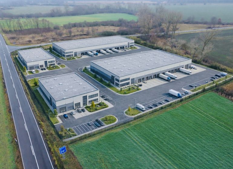 Priemyselné pozemky | 5722 m² + Bonus 2464  | Malacky - Priemyselný areál so skladmi a parkoviskom v okolí Záhorskej Vsi, Pozemky - komerčné.