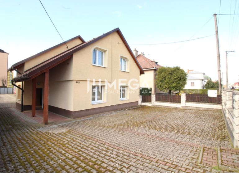 NA PREDAJ: Výnimočná nehnuteľnosť vo Vranove nad Topľou - Rodinný dom na ulici M. R. Štefánika vo Vranove nad Topľou.