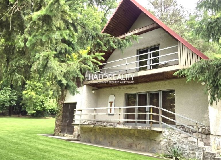 REZERVOVANÉ - Predaj, chata Ružiná - EXKLUZÍVNE HALO... - Chata v Ružinej obklopená zeleňou v malebnom prostredí, ideálna pre relax.