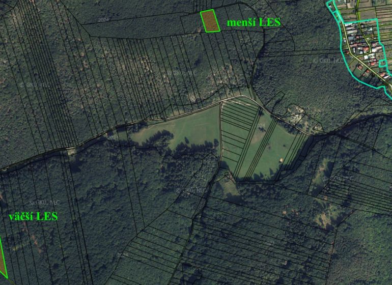 Na predaj - LESY - Rajecká Lesná - Letecká mapa zobrazuje poľnohospodárske a lesné pozemky v oblasti Rajecká Lesná.