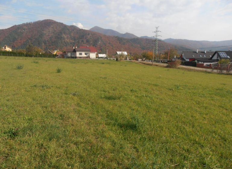 RATKOVO - pozemok 5260 m2,okr. Martin - Priestranné pozemky ideálne na bývanie, obklopené malebnými kopcami a prírodou.
