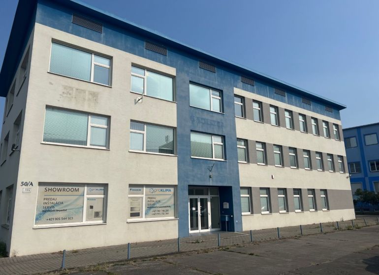 Klimatizovaná 2 - kancelária 25 m2 (12,5 m2 + 12,5 m2) na Pluhovej ul. - Kancelárske priestory na Pluhovej ulici v Bratislave - Nové Mesto.