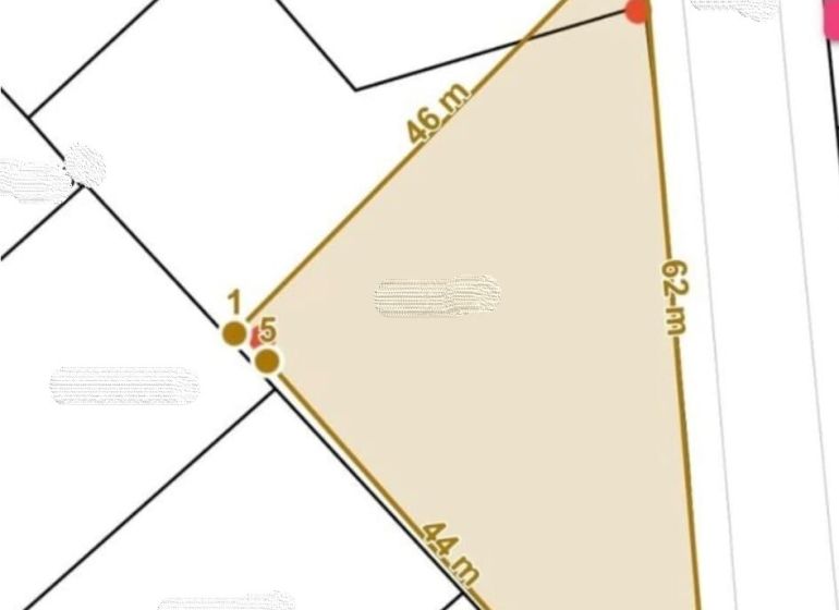Na predaj pozemok na výstavbu RD v obci Kolta - Mapa trojuholníkového pozemku v Kolte, určeného na bývanie.