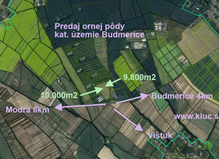 Krásna lúka  a les s dobrým prístupom. - Letecký pohľad na orné poľnohospodárske a lesné pozemky v katastri Budmerice na predaj.