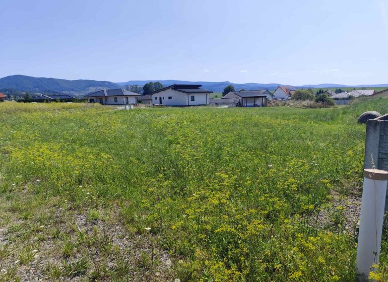 Stavebný pozemok o rozmere 834m2 TURČIANSKY MICHAL - Záhradné pozemky na bývanie v meste Turčianske Teplice, ulica Vrícko 42, s panoramatickým výhľadom.