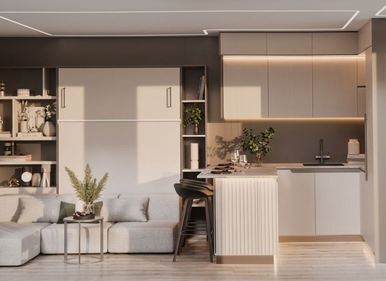 Na predaj: Luxusný mobilný dom „ZEN HOUSE“ - ihneď k odberu - Interiér rodinného domu s kuchyňou, obývacou časťou a podlahou s dreveným dekorom.