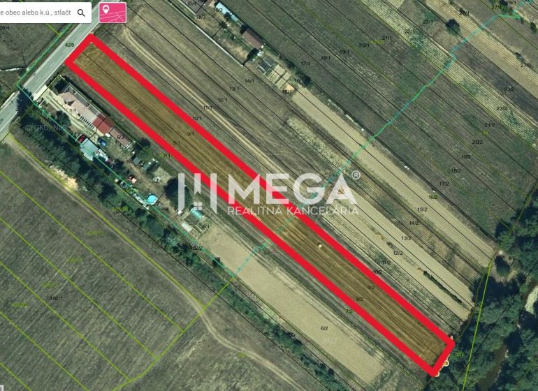NOVÁ CENA-PREDAJ POZEMKOV (3.053 m2) v obci ZUBNÉ - Letecký pohľad na pozemky pre bývanie v Zubnom, ohraničené červenou líniou.