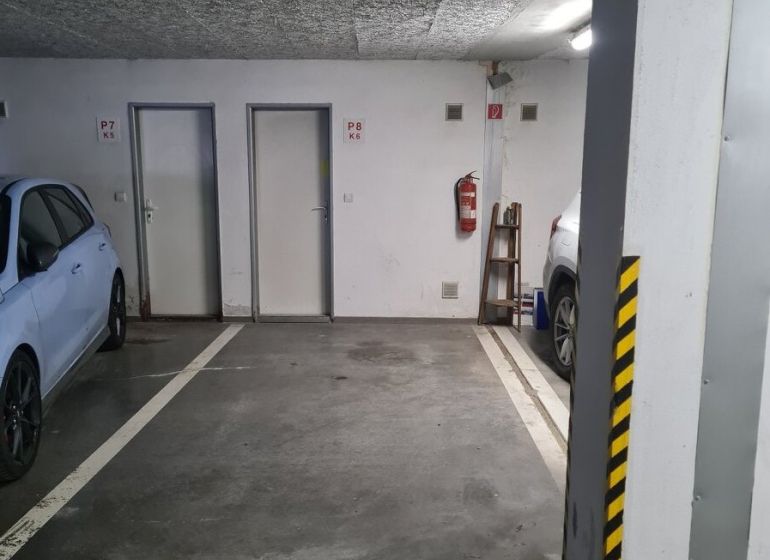 PREDAJ - Garážové státie na  Horskej ulici  - Parkovacie miesto v garážach na ulici Horská v Bratislave - Krasňanoch.