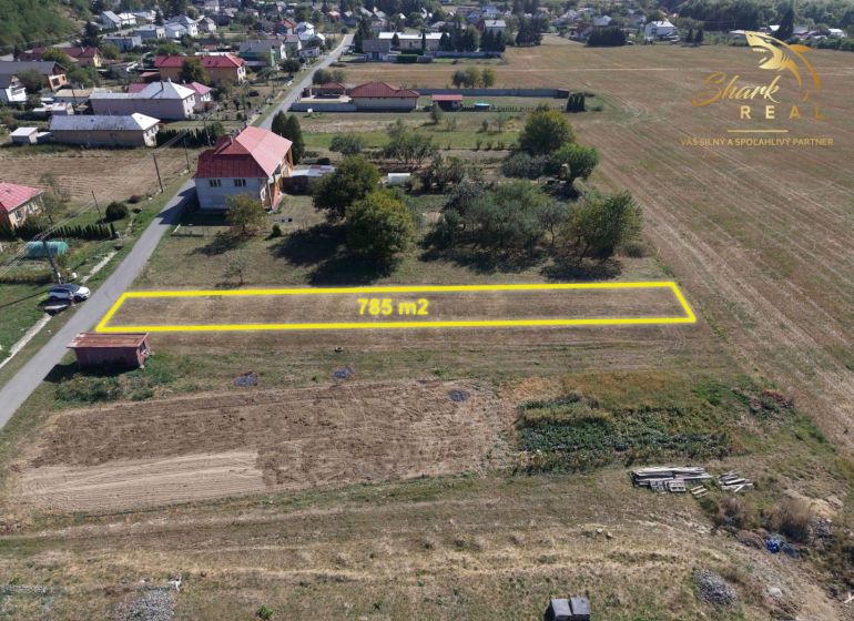 Na predaj slnečný pozemok v Breznici - ideálny na výstavbu útlného rod - Pozemok na Breznici vhodný na bývanie o rozlohe 785 m².