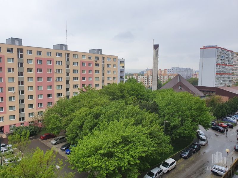 Znievska - kompletne zrekonštruovaný byt s dvoma loggiami - Petržalka
