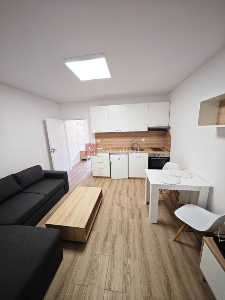 Prenájom: NOVOSTAVBA, 2+kk s balkónom, 44 m2, Malachov, vl. parkovanie