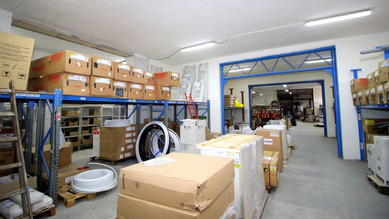 PRENAJATÉ - 2 x 200 m² SKLADOVÝ PRIESTOR, RAMPOVÁ, KE - PRENÁJOM Skladový priestor Košice, Rampová