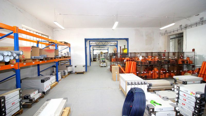 PRENAJATÉ - 2 x 200 m² SKLADOVÝ PRIESTOR, RAMPOVÁ, KE - PRENÁJOM Skladový priestor Košice, Rampová