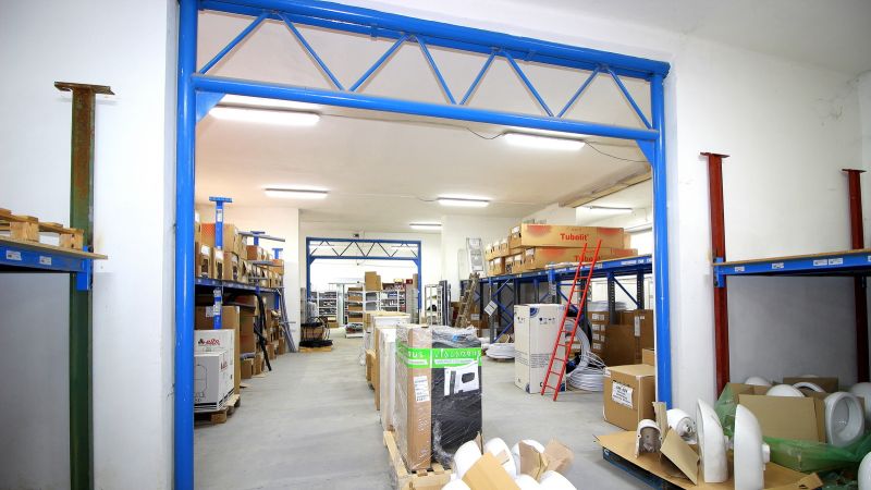 PRENAJATÉ - 2 x 200 m² SKLADOVÝ PRIESTOR, RAMPOVÁ, KE - PRENÁJOM Skladový priestor Košice, Rampová