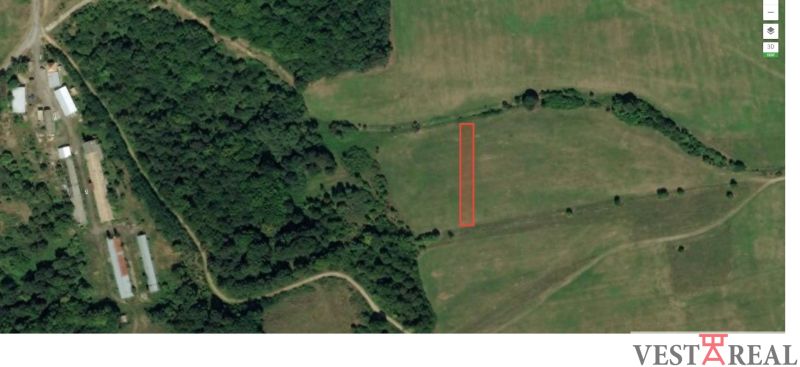 Na predaj trávnatý porast o výmere 702m2 Pitelová