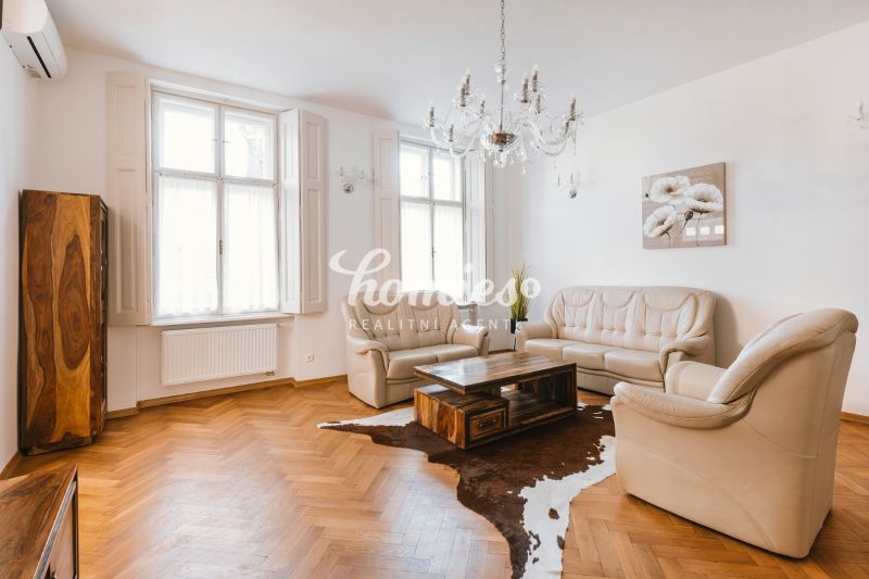 PRENÁJOM 3 izbový luxusný byt s parkovaním, záhradou, centrum