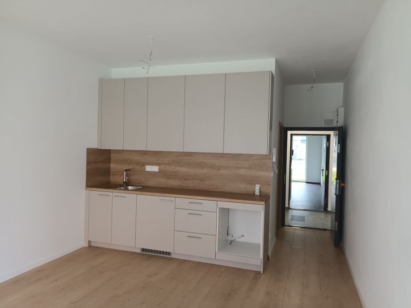 VYMEŇ STARÝ BYT ZA NOVÝ výborná cena 2i byt s balkónom, 148.000€
