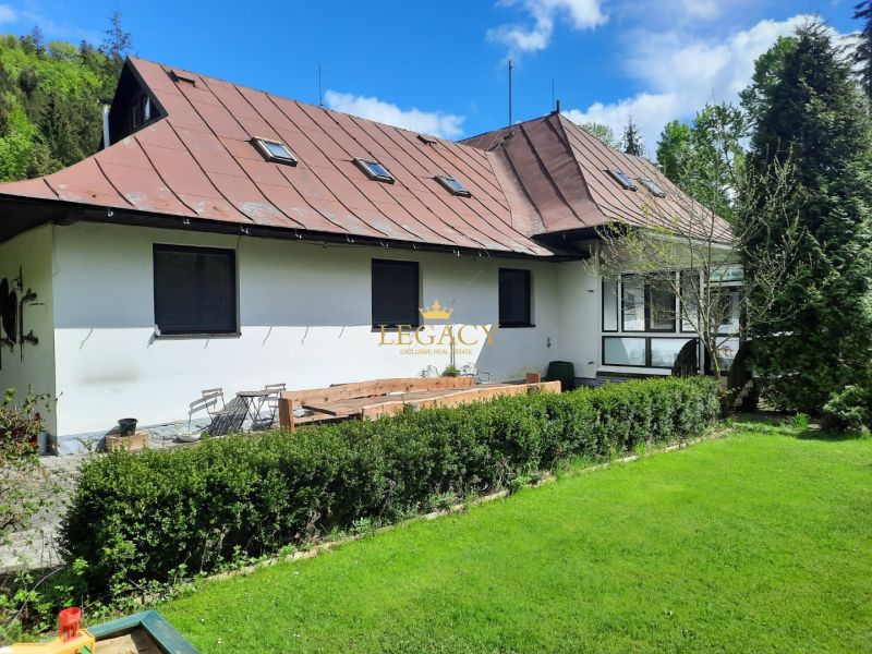 Zabehnutý rodinný penzión s celoročným využitím - 20210516_151235.jpg