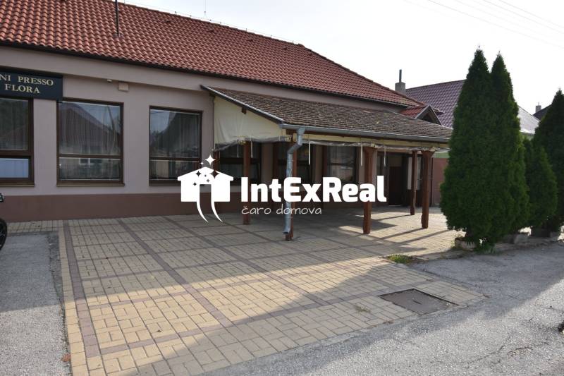Budova  s pozemkom na predaj, 18 árov, Čierny Brod, viac na: https://reality.intexreal.sk/