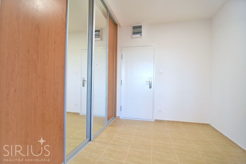 JÁNA SMREKA, 3-i byt, 76 m2 – nová komplet rekonštrukcia až do panelu - 6.JPG