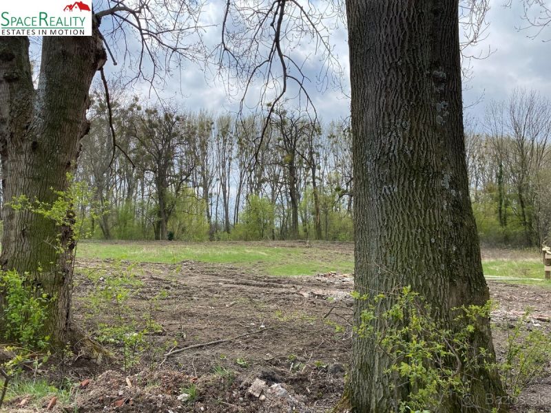Predáme pozemok so stavebným povolením pri Malom Dunaji