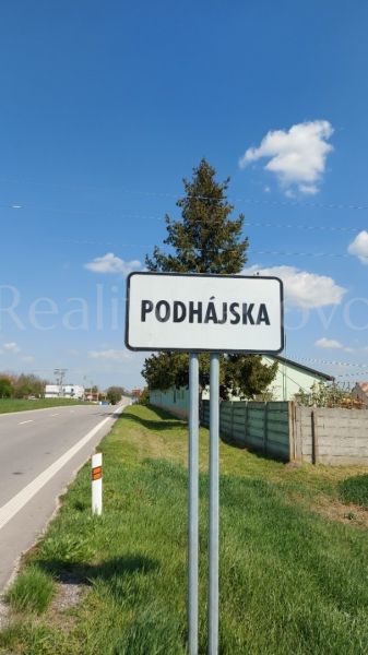 Pozemok v Podhájskej na predaj