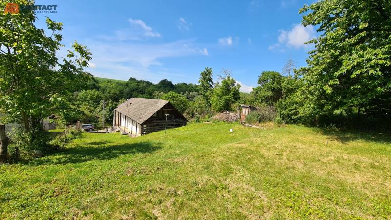 Romantický pozemok s pôvodným domom v obci Hubina - Hubina 82