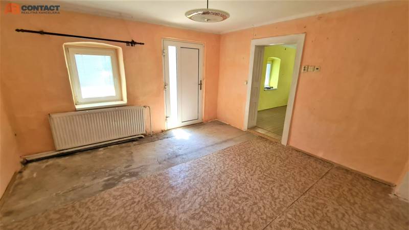 Romantický pozemok s pôvodným domom v obci Hubina - Hubina 82